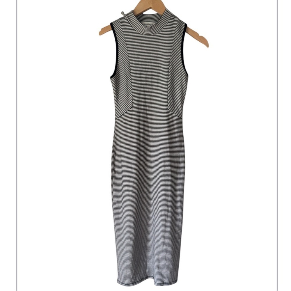 Monteau Striped Sleeveless Dress black white body con horizontal small stretch